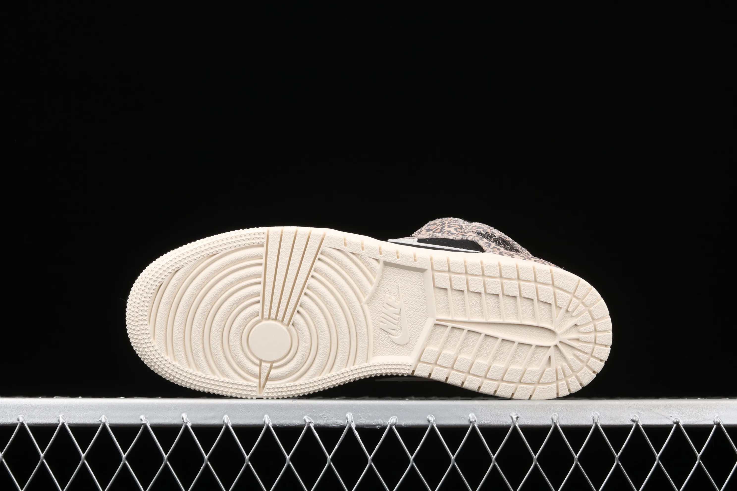 All categories Air Jordan Jordan series basketball shoes Air Jordan 1 Mid G version pure original Air Jordan 1 Mid GS AJ1 Joe 1 leopard print Chinese basketball shoes BQ6931-021